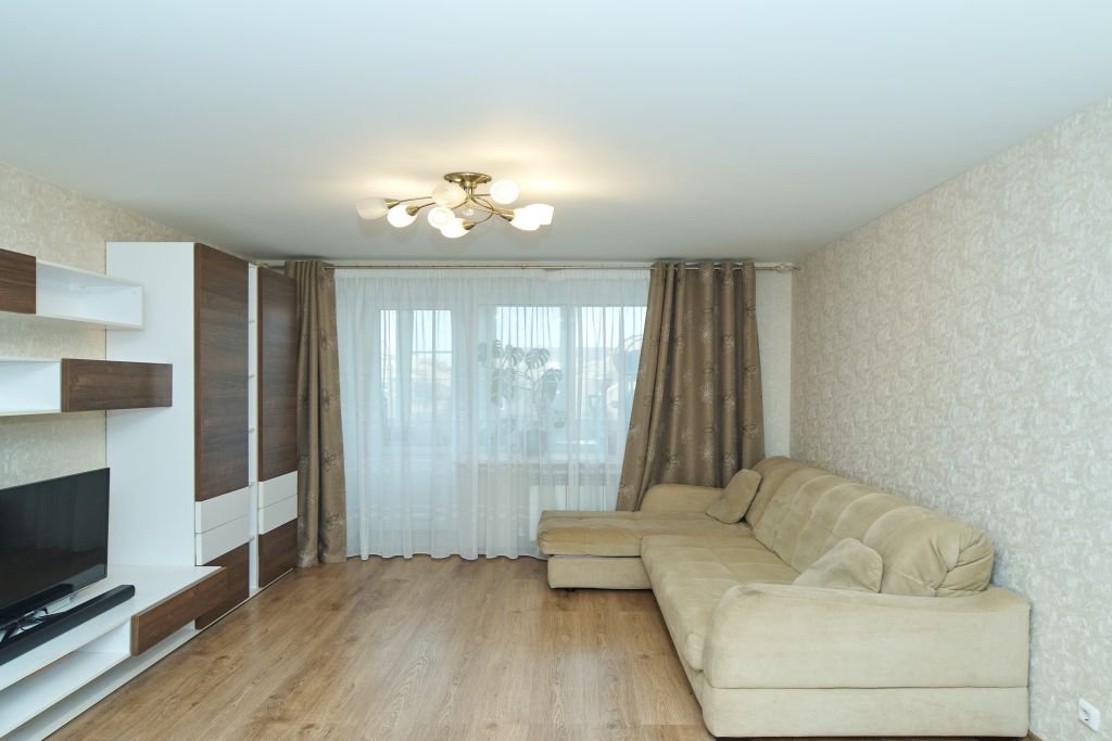 Продажа 1-комнатной квартиры, Красный Бор, Радужная ул,  2