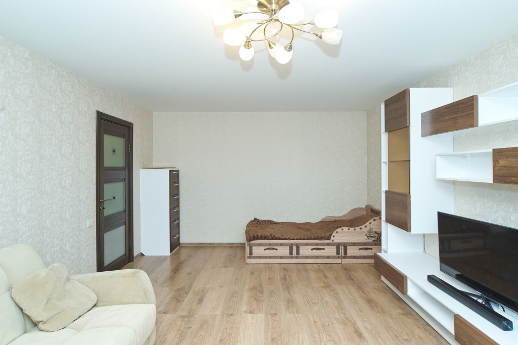 Продажа 1-комнатной квартиры, Красный Бор, Радужная ул,  2