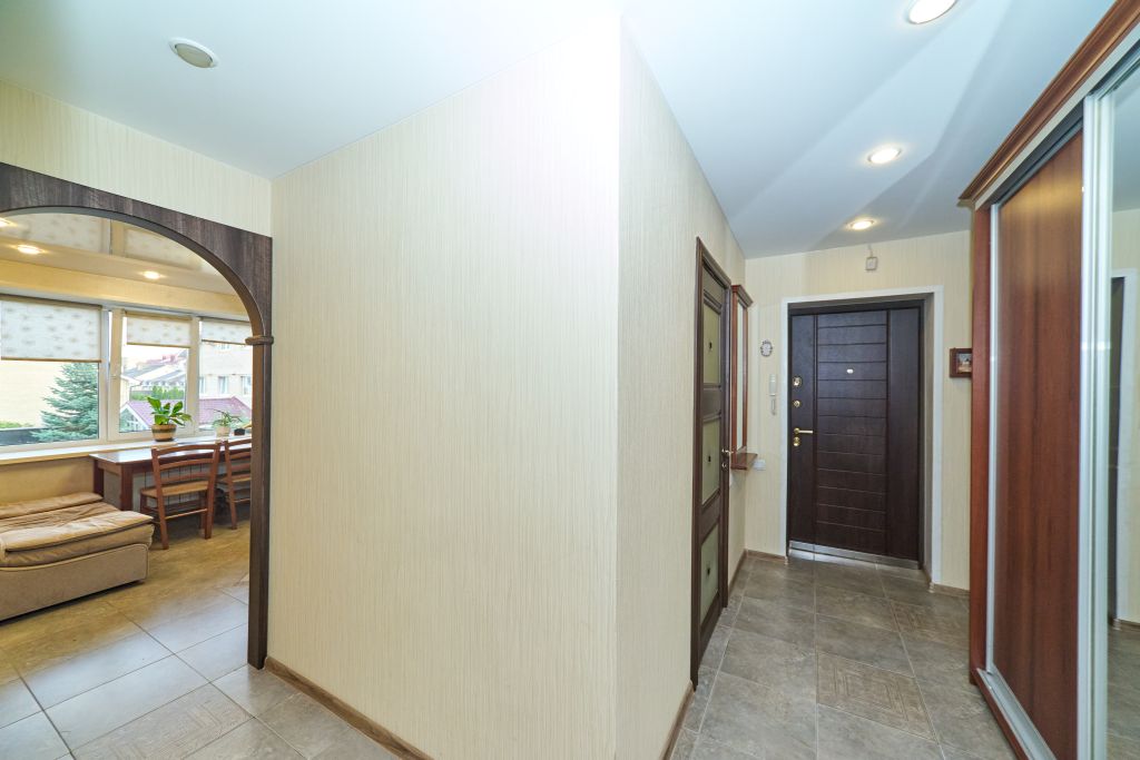 Продажа 1-комнатной квартиры, Красный Бор, Радужная ул,  2