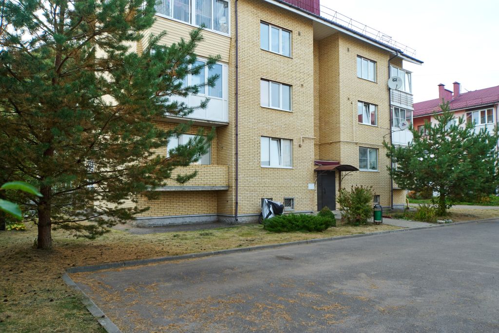 Продажа 1-комнатной квартиры, Красный Бор, Радужная ул,  2