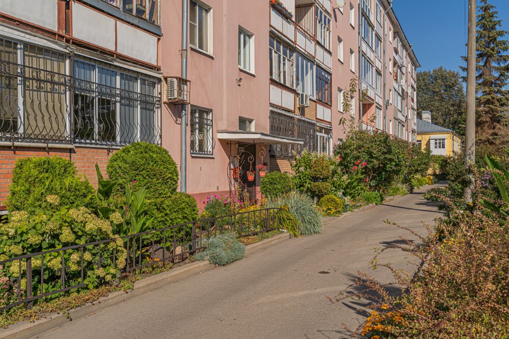 Аренда 3-комнатной квартиры, Ярославль, Суркова ул,  7