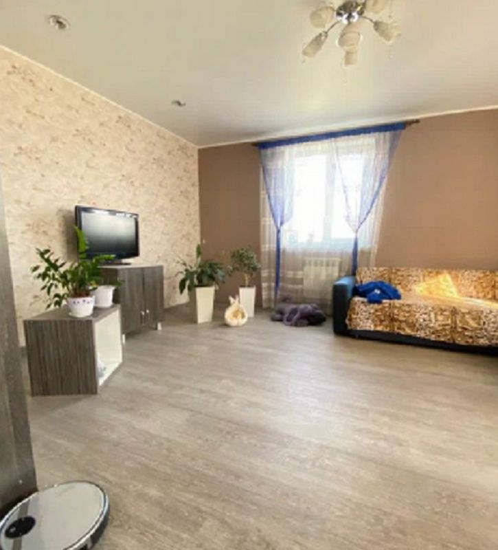 Продажа 2-комнатной квартиры, Энгельс, Студенческая ул,  183Д