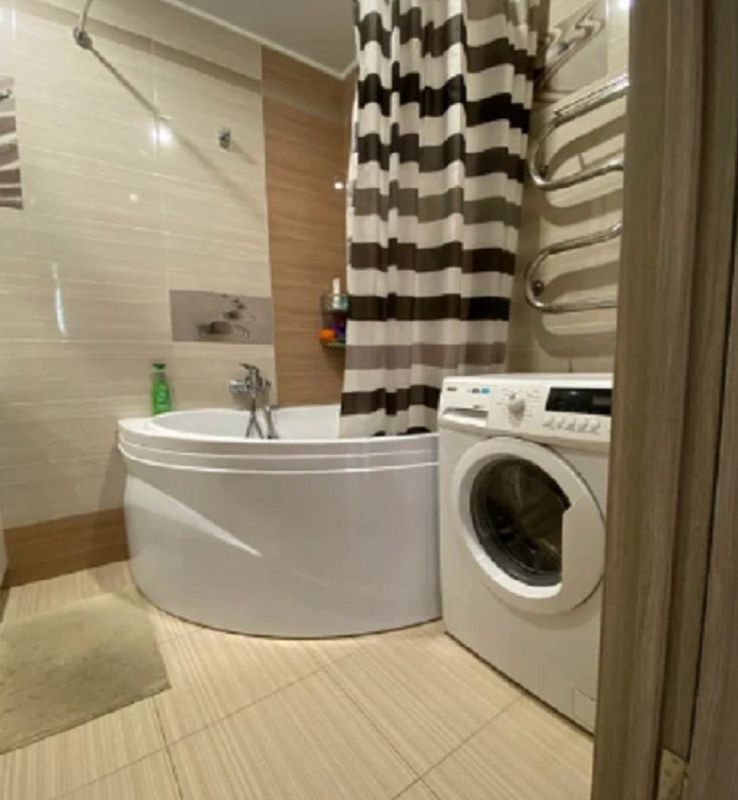 Продажа 2-комнатной квартиры, Энгельс, Студенческая ул,  183Д