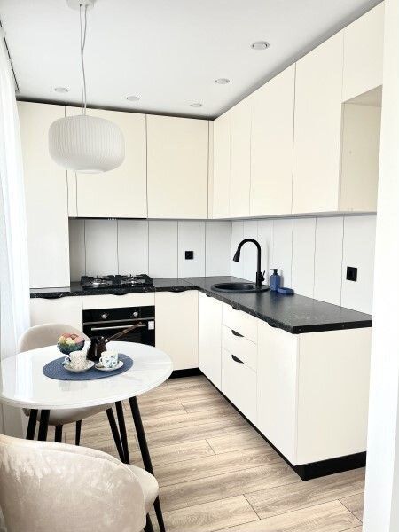 Продажа 2-комнатной квартиры, Саратов, Чапаева ул,  4