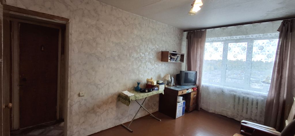 Продажа 3-комнатной квартиры, Новомосковск, Есенина ул,  3