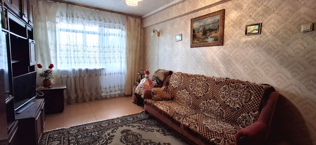 Продажа 3-комнатной квартиры, Новомосковск, Есенина ул,  3