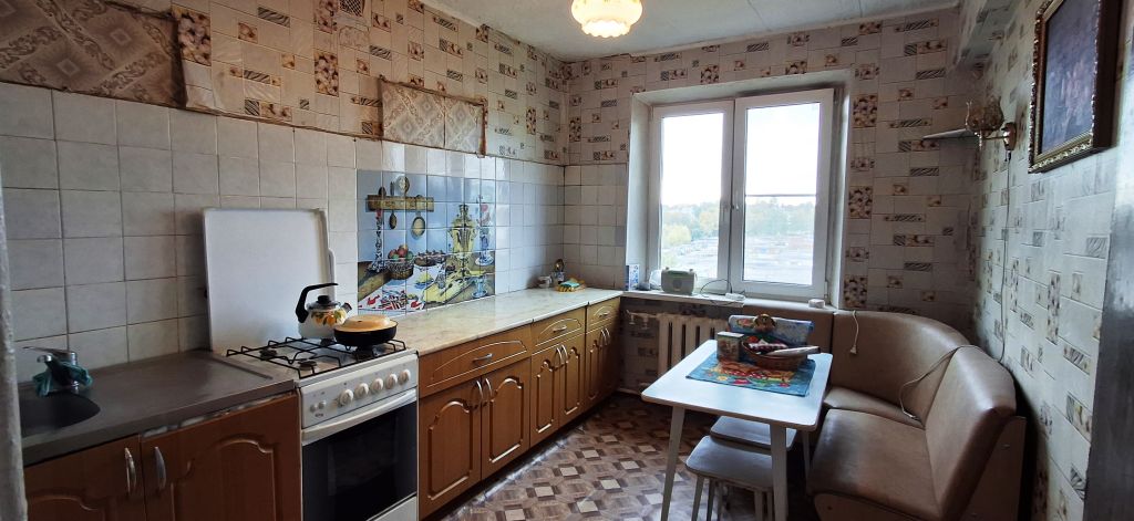 Продажа 3-комнатной квартиры, Новомосковск, Есенина ул,  3