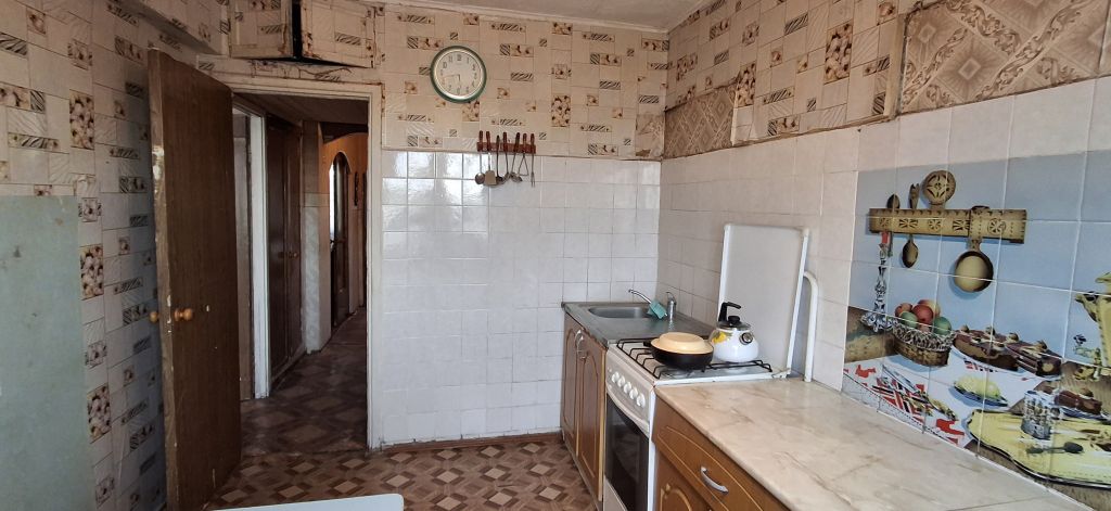 Продажа 3-комнатной квартиры, Новомосковск, Есенина ул,  3