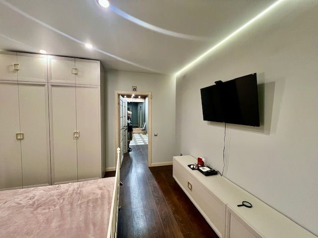 Продажа 2-комнатной квартиры, Бор, Коммунистическая ул,  8