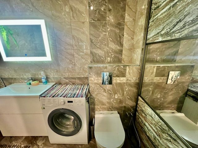 Продажа 2-комнатной квартиры, Бор, Коммунистическая ул,  8