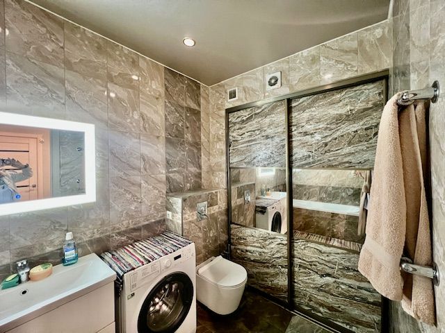 Продажа 2-комнатной квартиры, Бор, Коммунистическая ул,  8