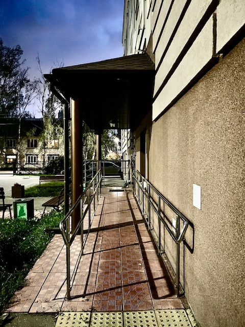 Продажа 2-комнатной квартиры, Бор, Коммунистическая ул,  8