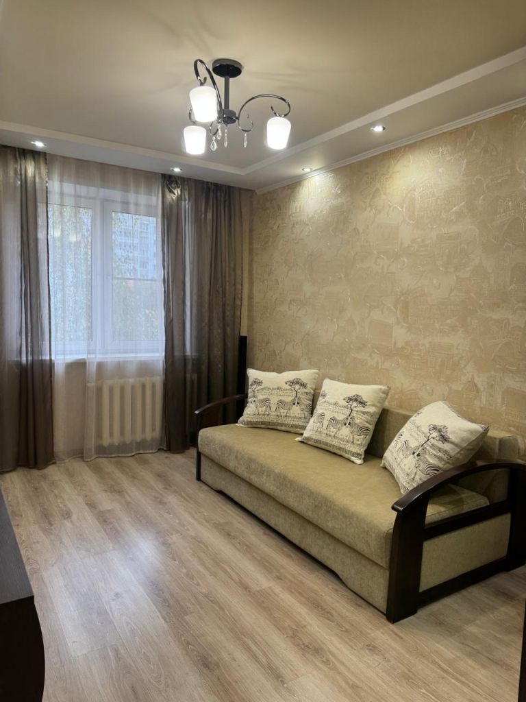 Продажа 3-комнатной квартиры, Тверь, Оборонная ул,  8