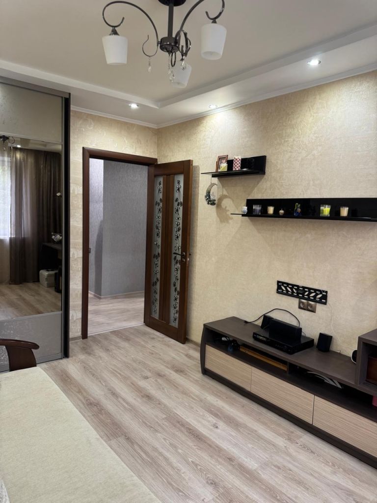 Продажа 3-комнатной квартиры, Тверь, Оборонная ул,  8