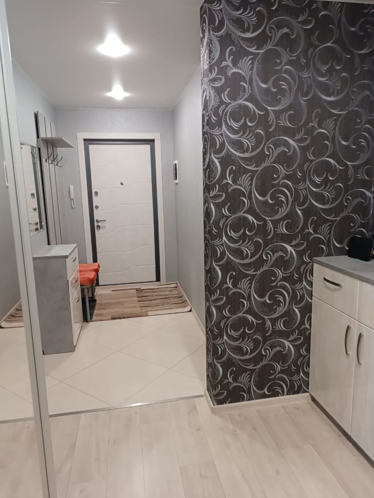 Продажа 3-комнатной квартиры, Тверь, Оборонная ул,  8