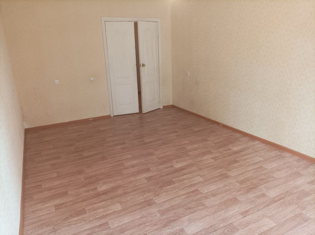 Продажа 3-комнатной квартиры, Саратов, Весенняя ул,  10б