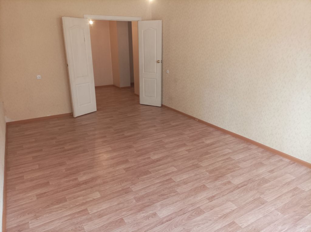 Продажа 3-комнатной квартиры, Саратов, Весенняя ул,  10б