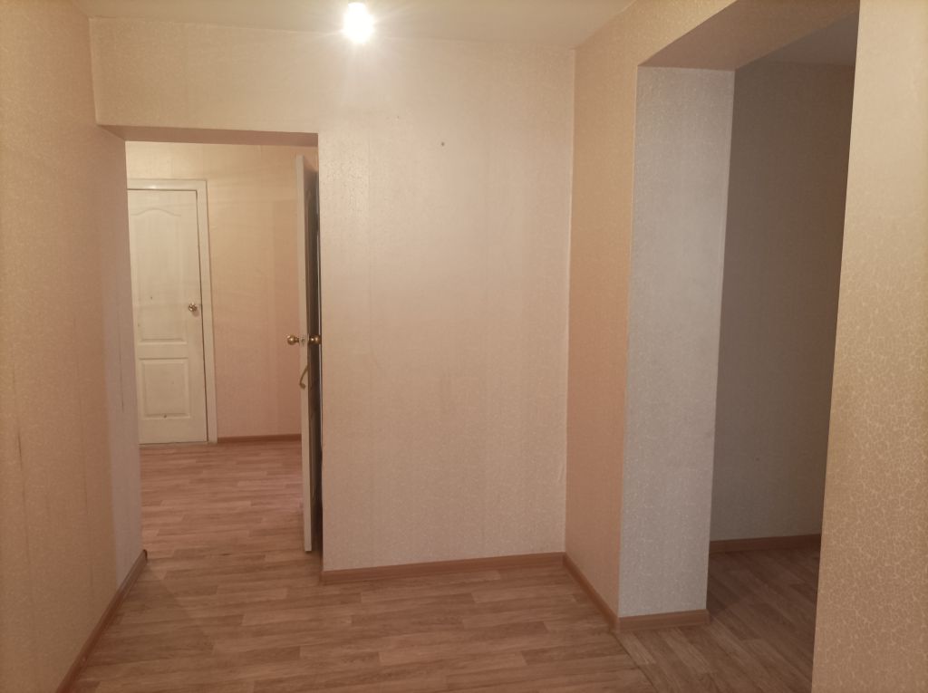 Продажа 3-комнатной квартиры, Саратов, Весенняя ул,  10б