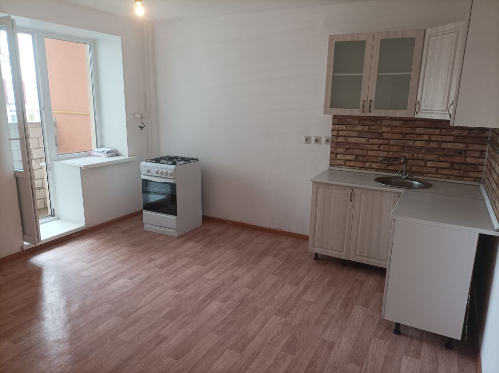 Продажа 3-комнатной квартиры, Саратов, Весенняя ул,  10б