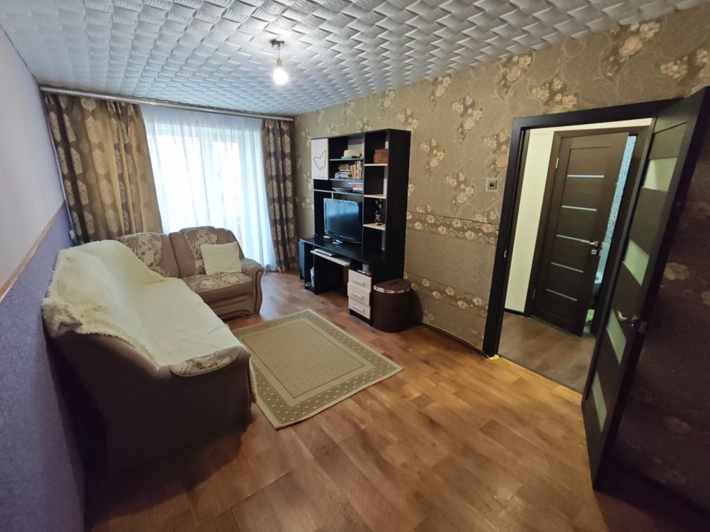 Продажа 2-комнатной квартиры, Фурманов, Жуковского ул,  20