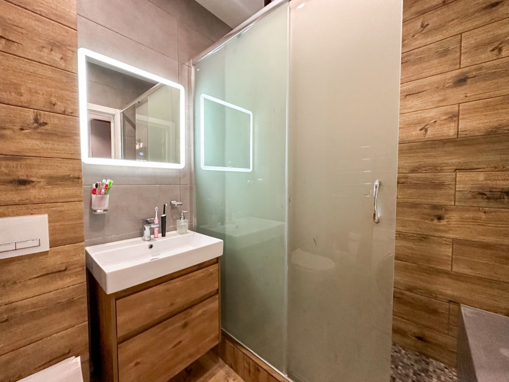 Продажа 2-комнатной квартиры, Нижний Новгород, Южный бульвар,  18