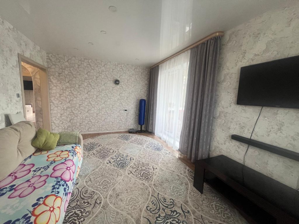 Продажа 4-комнатной квартиры, Находка, Мичурина ул,  20