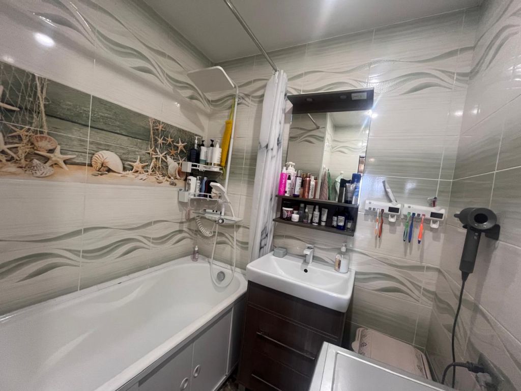 Продажа 4-комнатной квартиры, Находка, Мичурина ул,  20