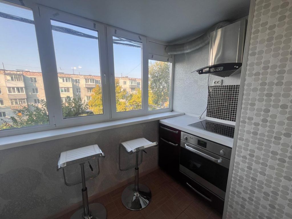 Продажа 2-комнатной квартиры, Находка, Астафьева ул,  27