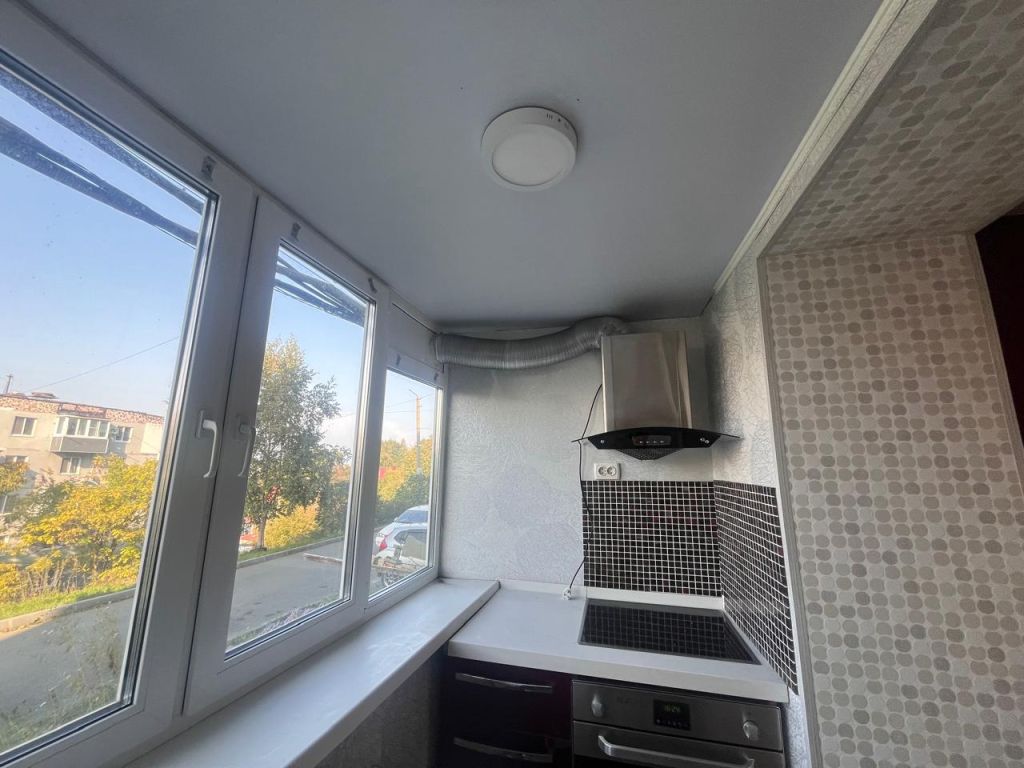 Продажа 2-комнатной квартиры, Находка, Астафьева ул,  27