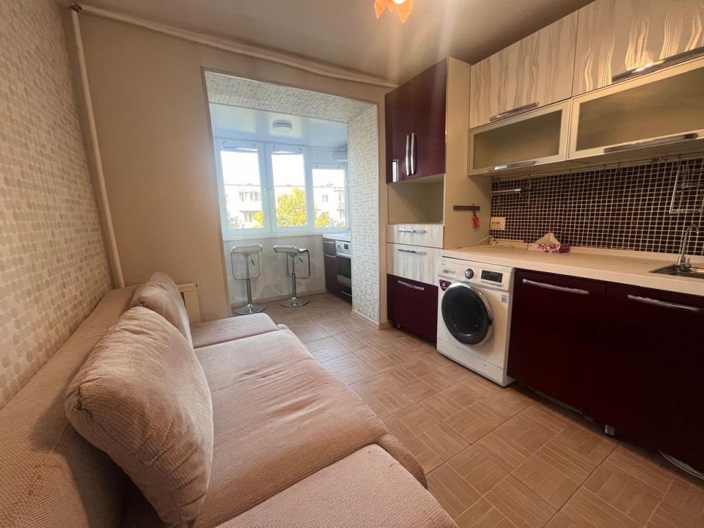 Продажа 2-комнатной квартиры, Находка, Астафьева ул,  27