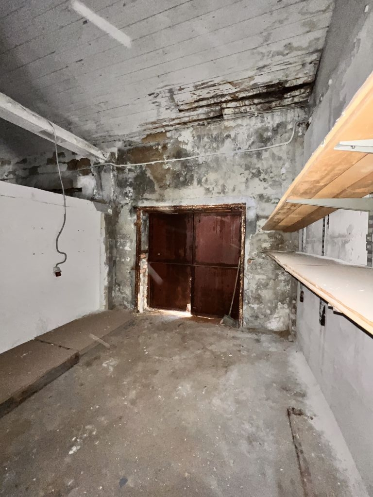 Продажа коммерческой недвижимости, 202м <sup>2</sup>, Новомосковск, Маяковского ул,  26