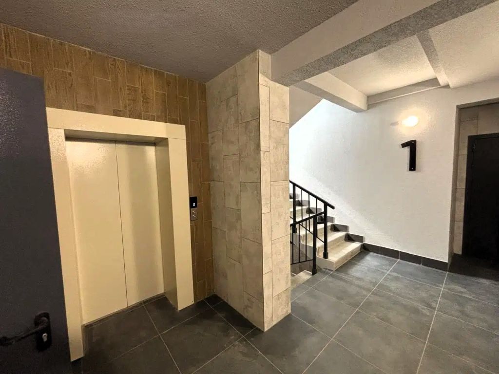 Продажа 2-комнатной квартиры, Красный Бор, Яковлевский пр-д,  4