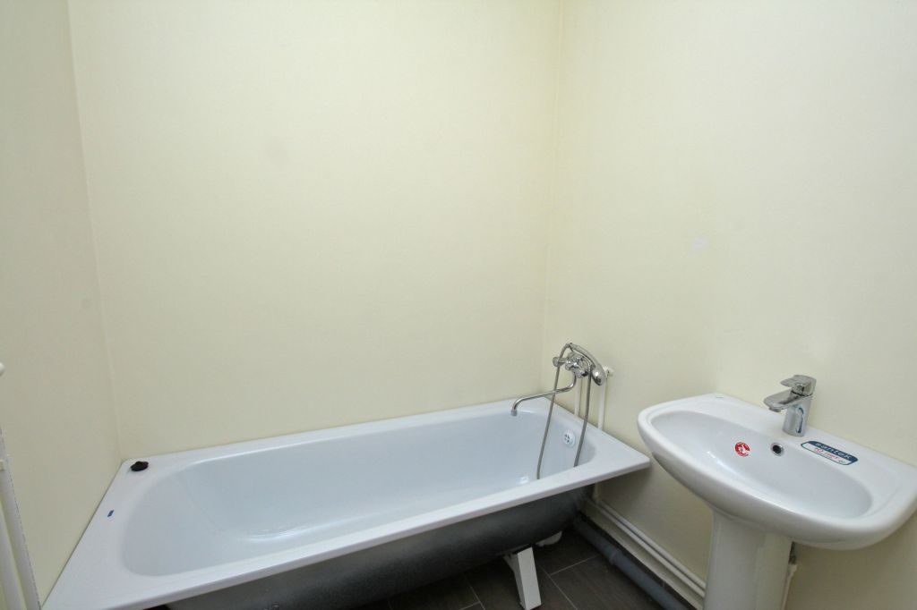 Продажа 3-комнатной квартиры, Красный Бор, Большая Заозерная ул,  39