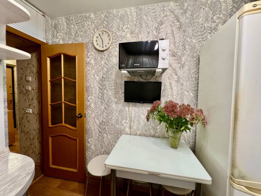 Продажа 2-комнатной квартиры, Дзержинск, Строителей ул,  15