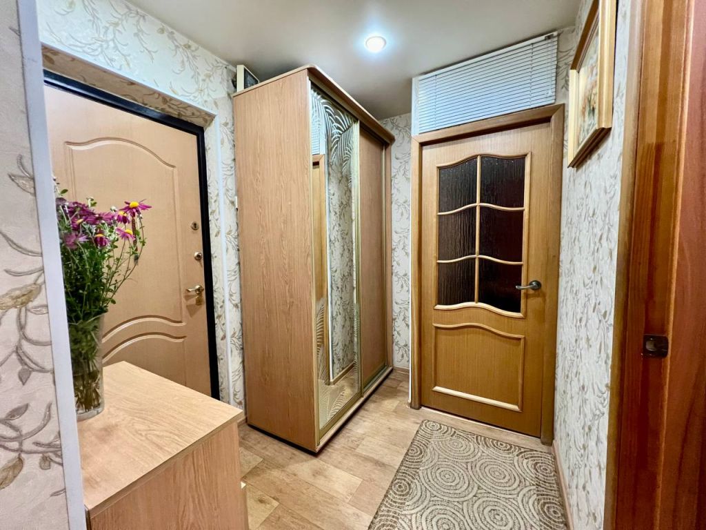 Продажа 2-комнатной квартиры, Дзержинск, Строителей ул,  15