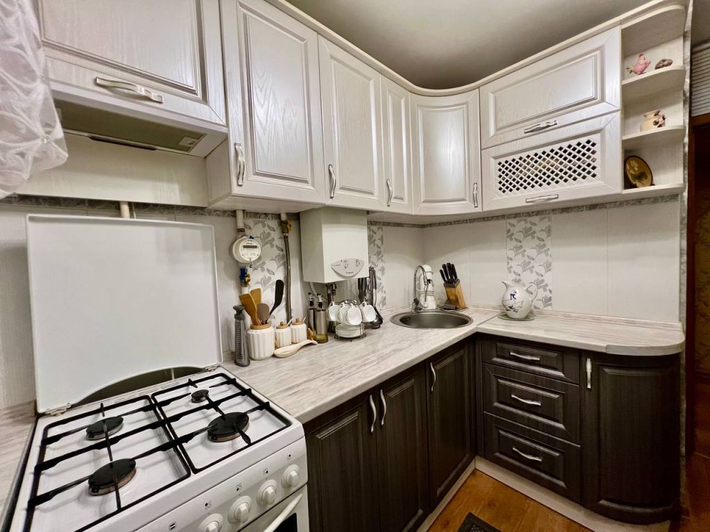 Продажа 2-комнатной квартиры, Дзержинск, Строителей ул,  15