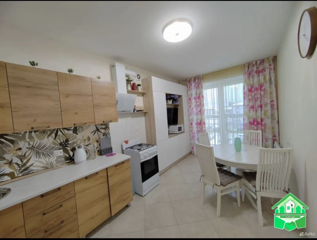 Продажа 2-комнатной квартиры, Красный Бор, Большая Заозерная ул,  33