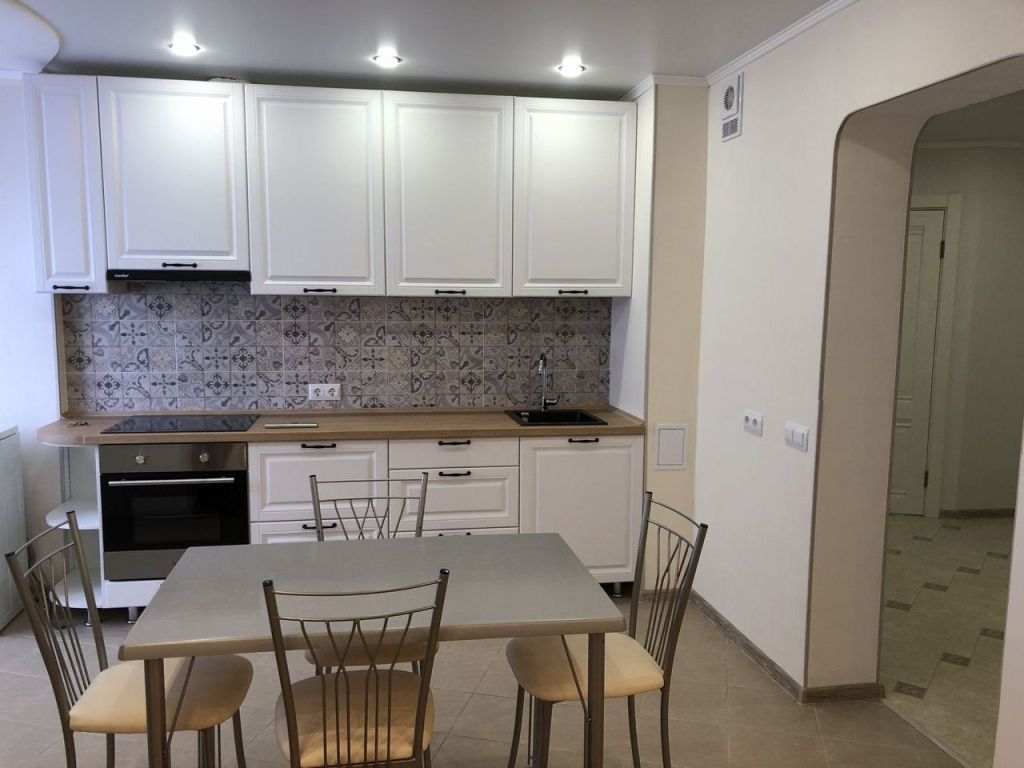 Продажа 2-комнатной квартиры, Саратов, Мичурина ул,  18/68