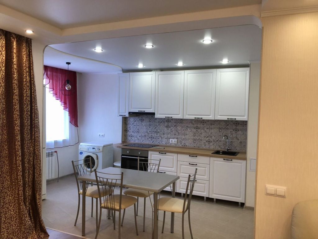 Продажа 2-комнатной квартиры, Саратов, Мичурина ул,  18/68