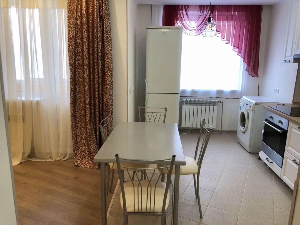 Продажа 2-комнатной квартиры, Саратов, Мичурина ул,  18/68