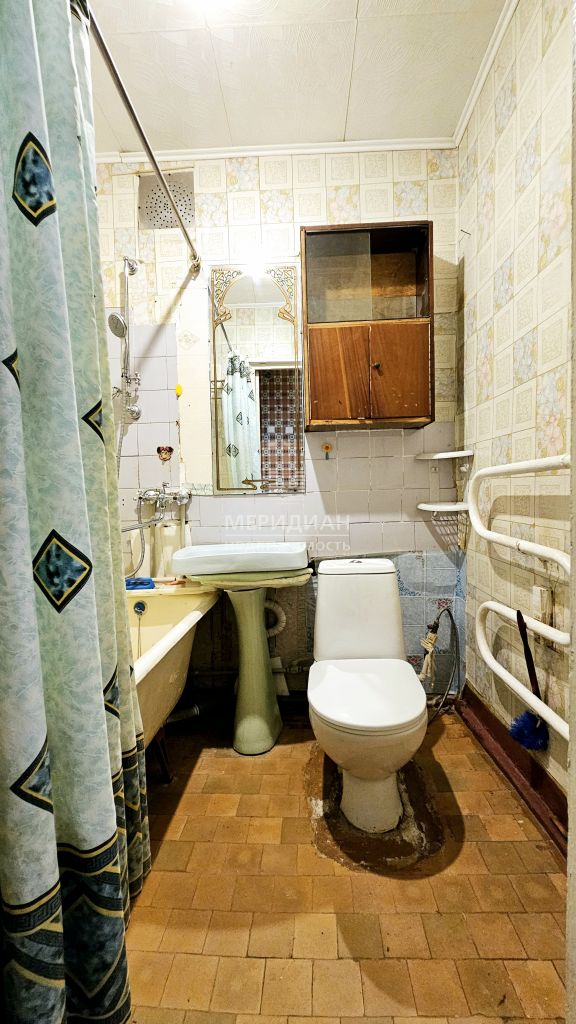 Продажа 1-комнатной квартиры, Октябрьский, Победы,  10