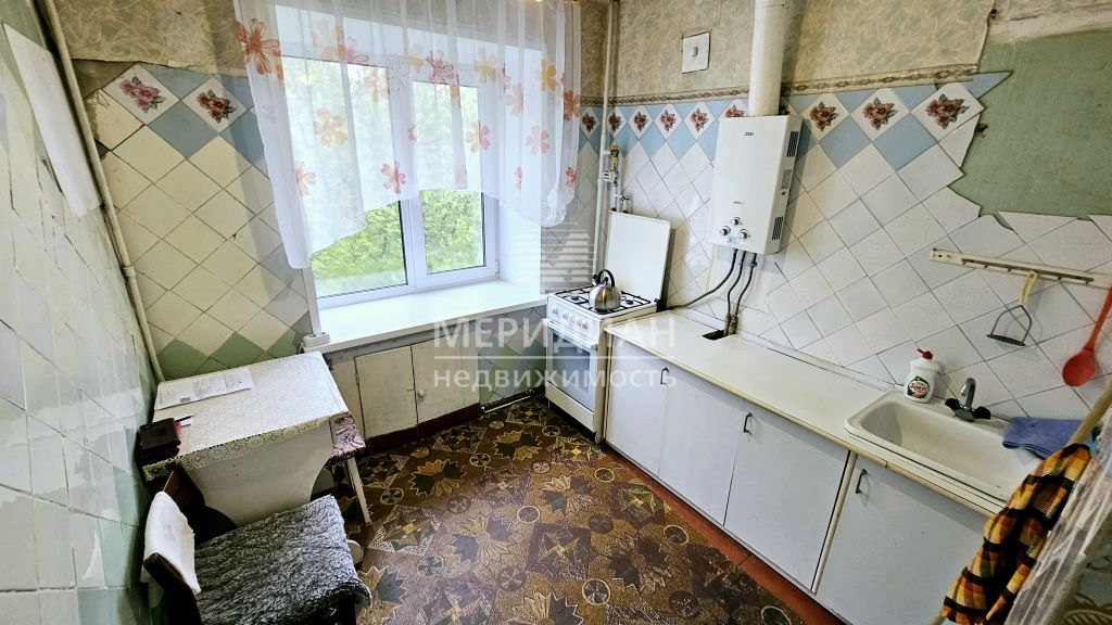 Продажа 1-комнатной квартиры, Октябрьский, Победы,  10