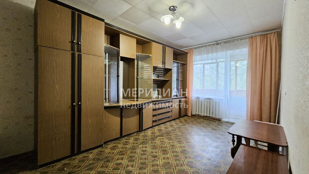 Продажа 1-комнатной квартиры, Октябрьский, Победы,  10