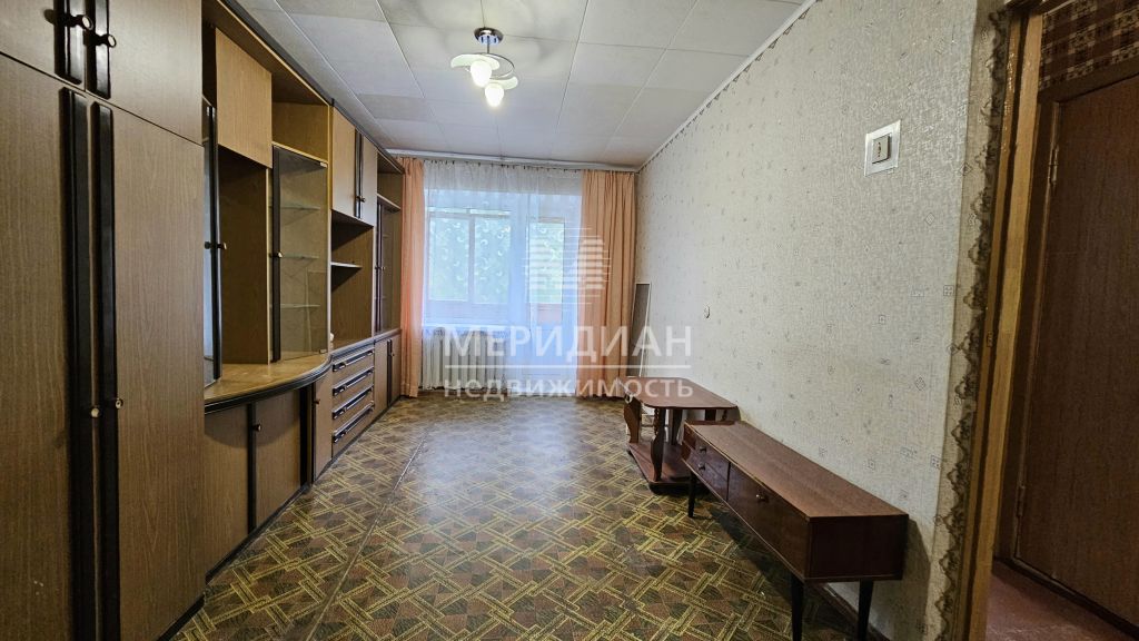 Продажа 1-комнатной квартиры, Октябрьский, Победы,  10