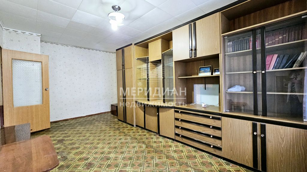 Продажа 1-комнатной квартиры, Октябрьский, Победы,  10
