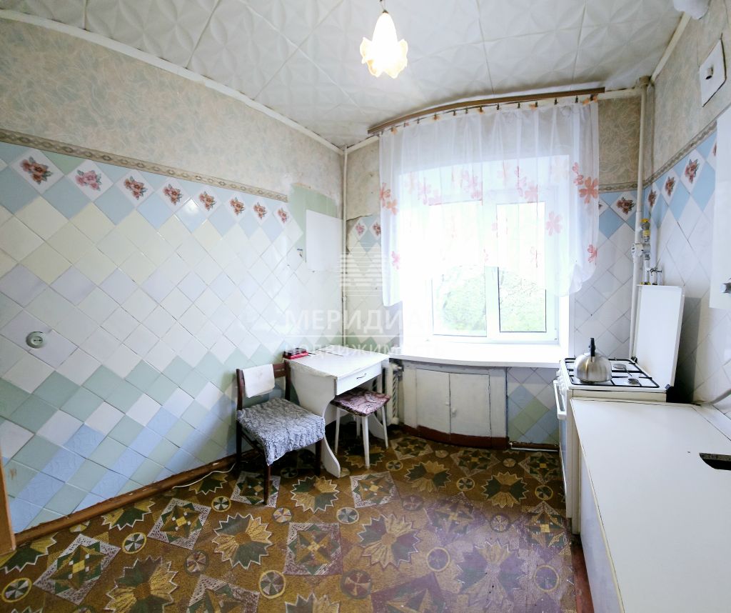 Продажа 1-комнатной квартиры, Октябрьский, Победы,  10