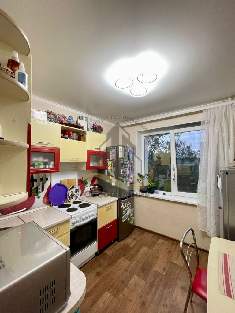 Продажа 2-комнатной квартиры, Старый Оскол, Жукова мкр,  21