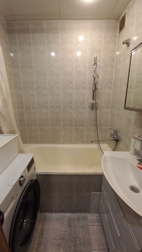 Продажа 3-комнатной квартиры, Нижний Новгород, Политбойцов ул,  10