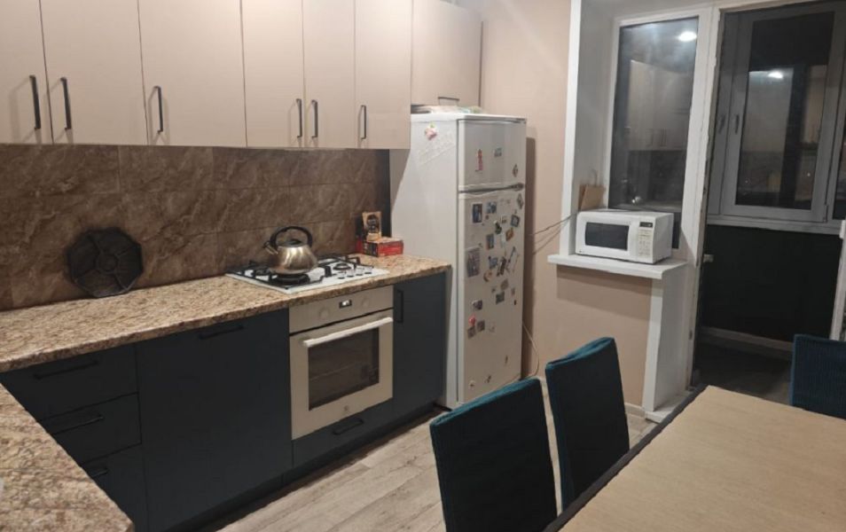 Продажа 3-комнатной квартиры, Энгельс, Золотовская ул,  14