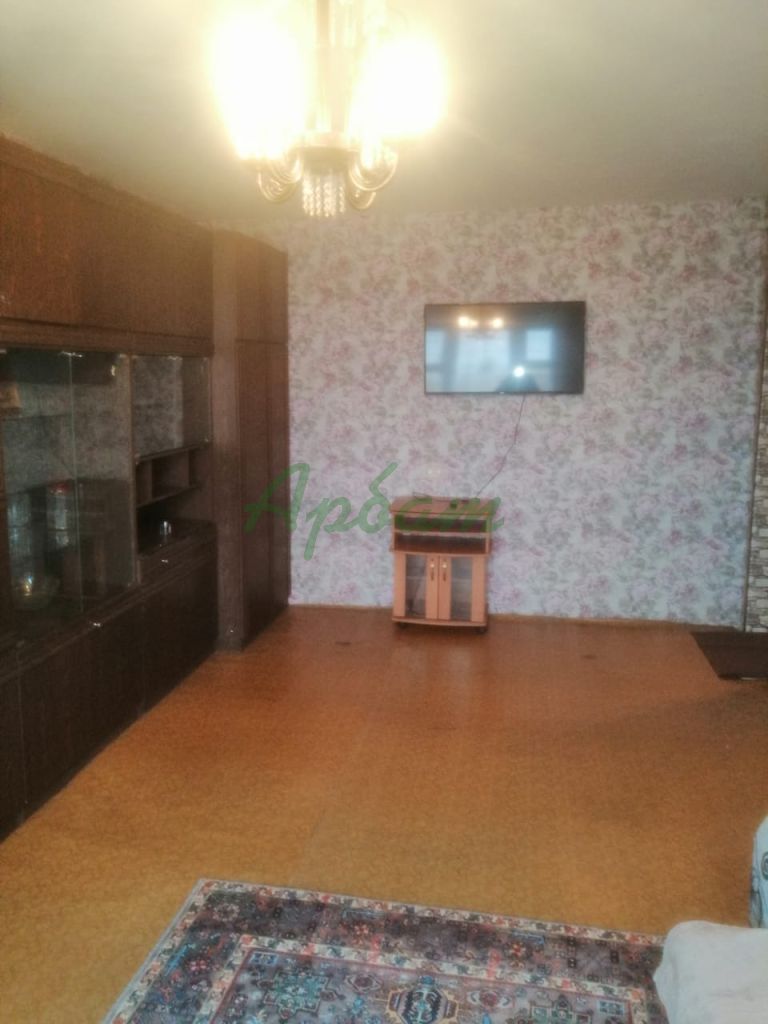 Продажа 3-комнатной квартиры, Озерки, Октябрьская,  14